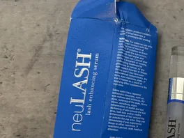 neuLASH carton warning panel photographed by The Lash List