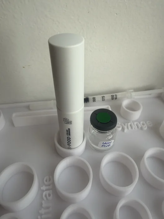 LashFood Phyto-Medic tube beside its labeled test sample in The Lash List comparison workspace